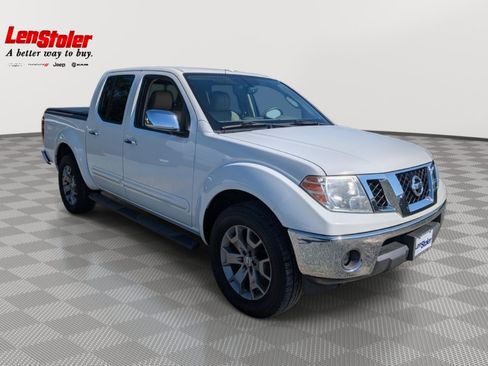Used 2016 Nissan Frontier SL w/ Moonroof Package AWD/4WD image 7
