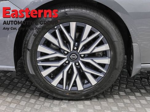Used 2023 Nissan Altima 2.5 SV w/ SV Premium Package AWD/4WD image 32