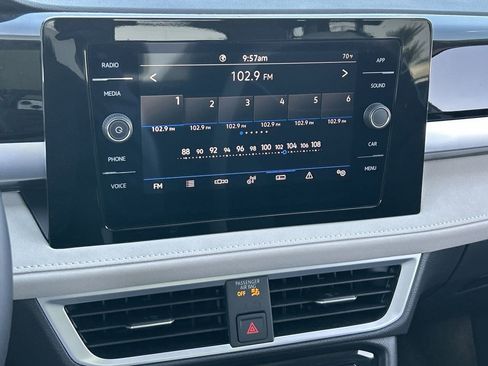 New 2026 Volkswagen Taos SE image 22