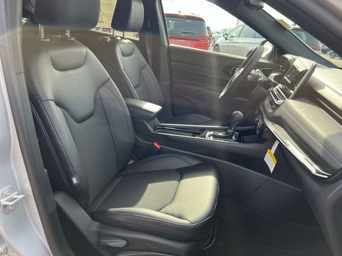 New 2026 Jeep Compass Latitude AWD/4WD image 9