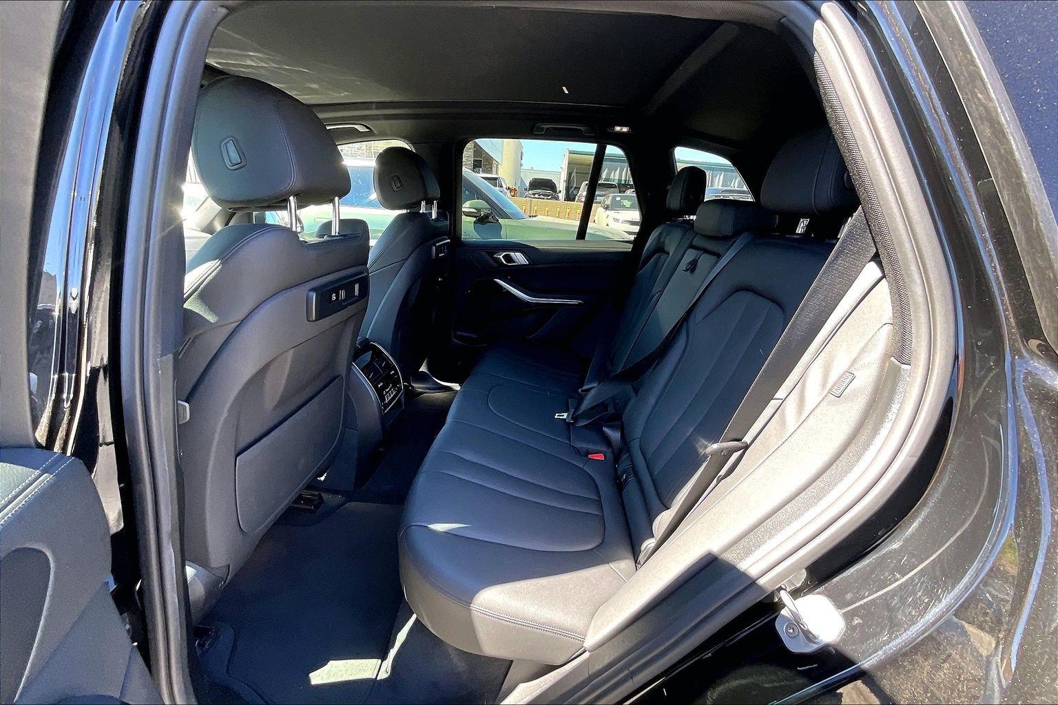 Used 2019 BMW X5 xDrive40i w/ Premium Package 2 AWD/4WD image 16