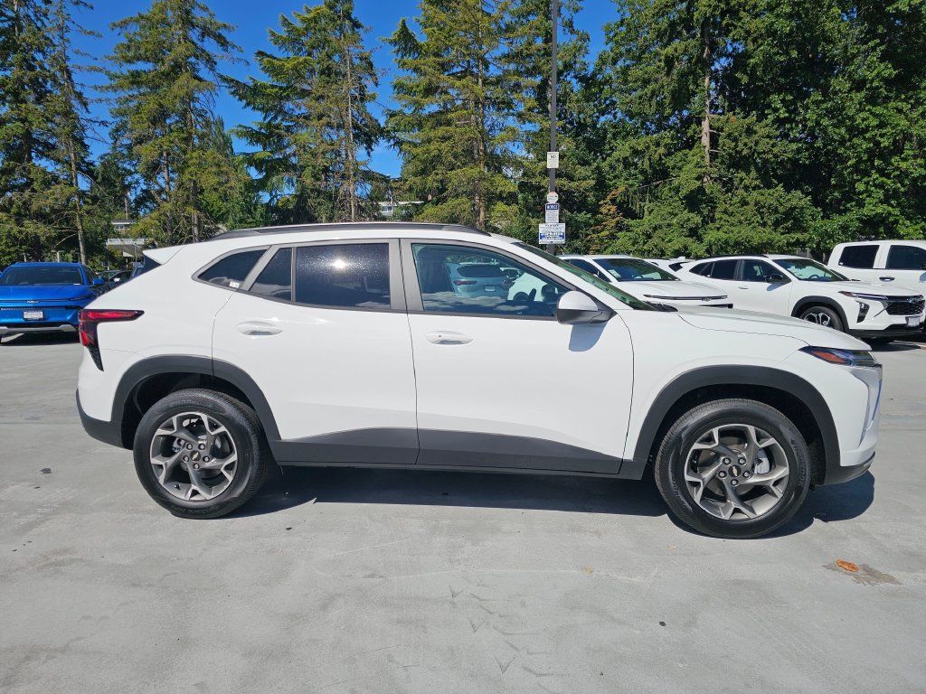 New 2026 Chevrolet Trax LT w/ Driver Confidence Package FWD image 8