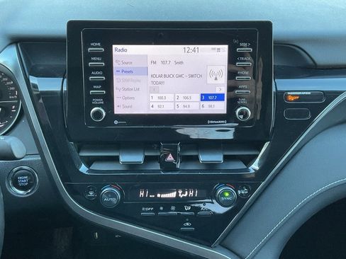 Used 2022 Toyota Camry SE image 13