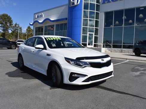 Used 2020 Kia Optima LX image 1