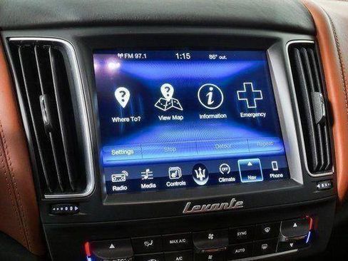 Used 2017 Maserati Levante w/ Luxury Package AWD/4WD image 17