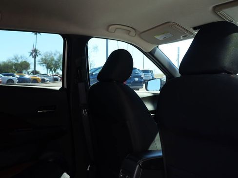 Used 2023 Nissan Kicks SR image 28