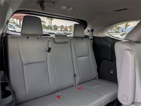 Used 2021 Toyota Highlander Limited image 21
