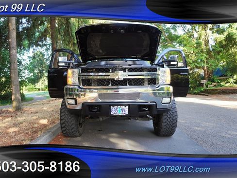 Used 2013 Chevrolet Silverado 2500 LT w/ Interior Plus Package AWD/4WD image 28
