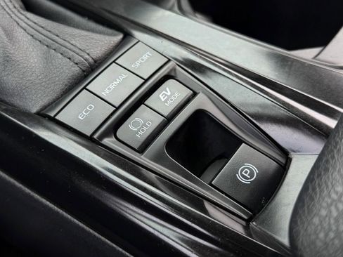 Used 2025 Toyota Camry LE FWD image 21