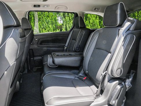 New 2026 Honda Odyssey Touring image 31