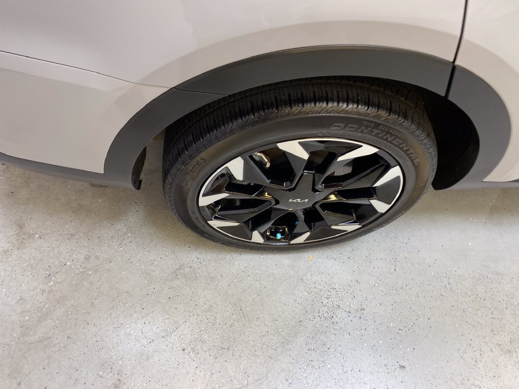 Used 2025 Kia Sorento EX w/ Panoramic Sunroof Package FWD image 13