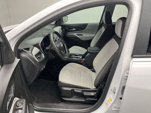 Certified 2024 Chevrolet Equinox LS image 3