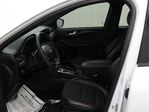 Used 2023 Ford Escape ST-Line w/ Tech Pack #1 image 2