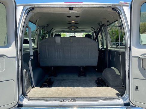 Used 2014 Ford E-350 and Econoline 350 XLT RWD image 22