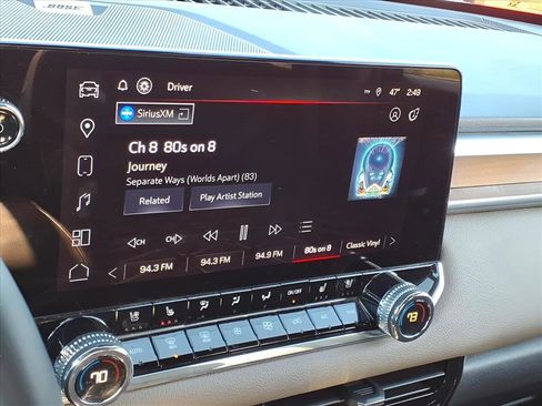 Used 2024 GMC Canyon Denali image 8