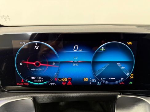 Used 2023 Mercedes-Benz EQB 300 4MATIC image 17