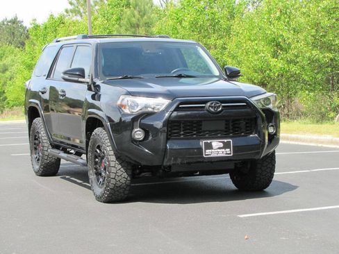Used 2021 Toyota 4Runner SR5 Premium w/ Moonroof Package image 8