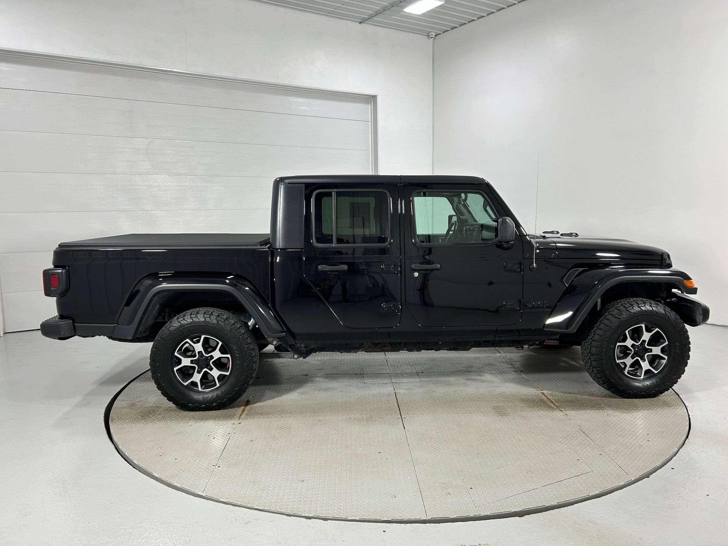 Used 2021 Jeep Gladiator Sport AWD/4WD image 34