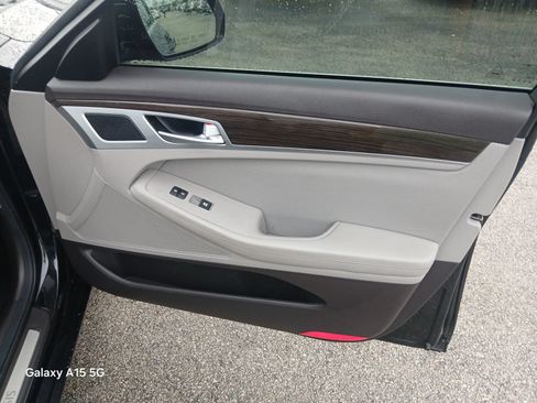 Used 2018 Genesis G80 3.8 RWD image 16