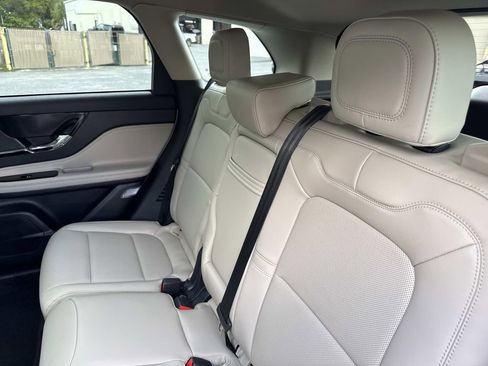 New 2026 Lincoln Corsair Premiere image 14