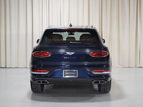 New 2026 Bentley Bentayga AWD/4WD image 13