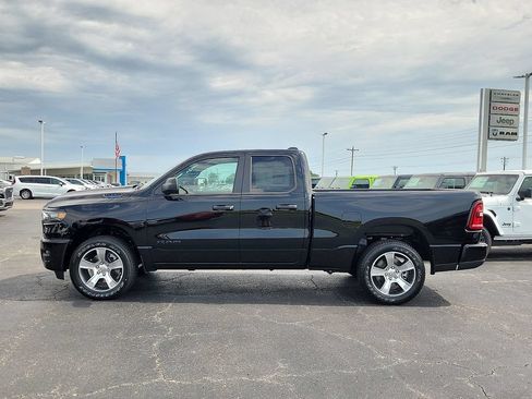New 2026 RAM 1500 Express AWD/4WD image 3