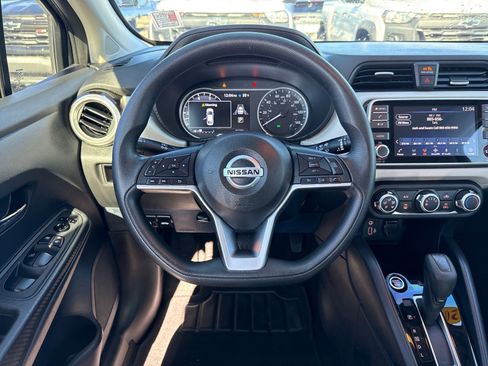 Used 2022 Nissan Versa SV image 14