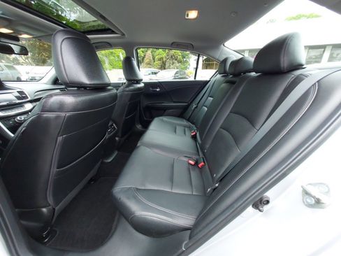 Used 2015 Honda Accord EX-L image 9
