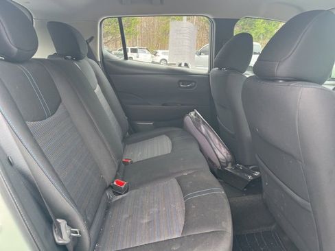 Used 2018 Nissan Leaf SV w/ SV Technology Package image 16