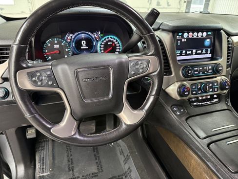 Used 2018 GMC Yukon XL Denali w/ Denali Ultimate Package image 16
