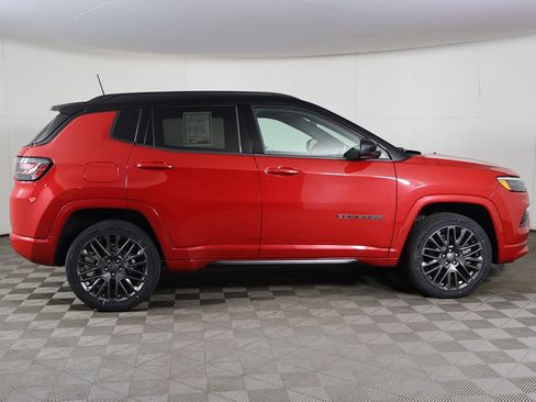 Used 2024 Jeep Compass Limited w/ High Altitude Package AWD/4WD image 21