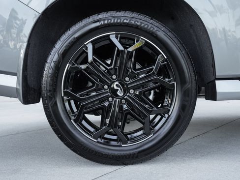 Certified 2026 INFINITI QX80 4WD w/ Sport Exterior Package image 27