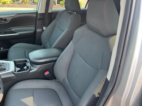 Used 2020 Toyota RAV4 LE AWD/4WD image 14