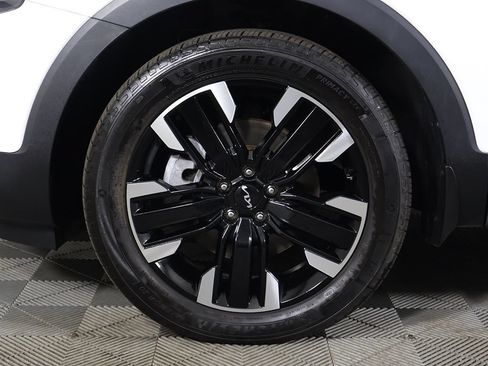 Certified 2025 Kia Telluride SX Prestige AWD/4WD image 30