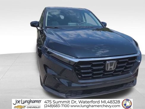 Used 2024 Honda CR-V EX image 3