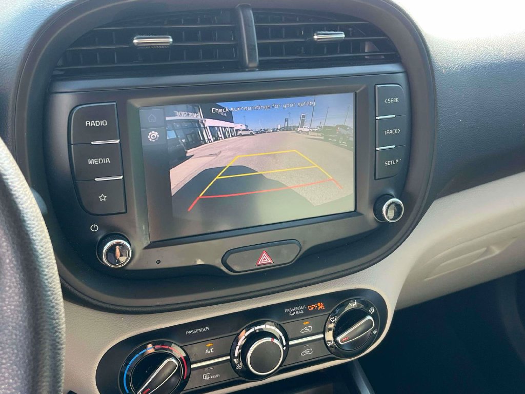 Used 2023 Kia Soul LX FWD image 21