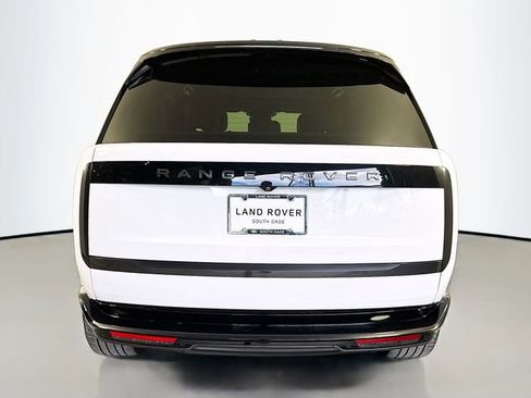 Used 2025 Land Rover Range Rover Long Wheelbase SE AWD/4WD image 6