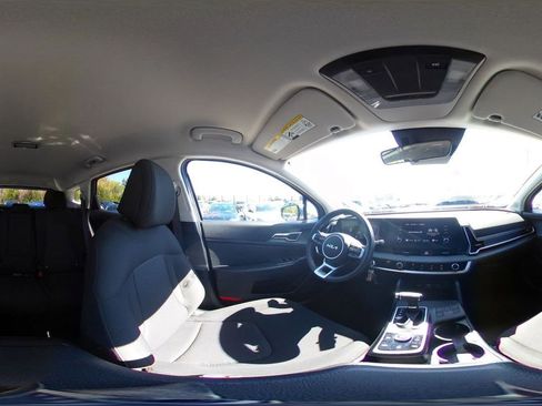 Used 2025 Kia Sportage LX image 41