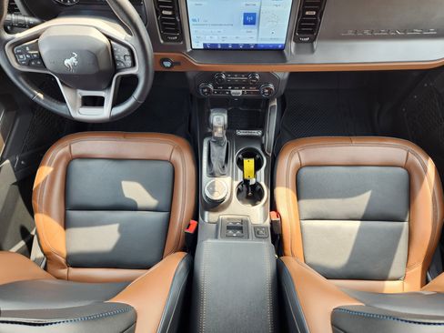 Used 2024 Ford Bronco Outer Banks image 18