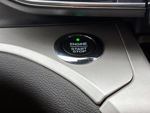 Used 2020 Ford Explorer XLT w/ Equipment Group 202A AWD/4WD image 29