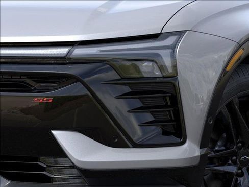 New 2026 Chevrolet Blazer EV SS image 10