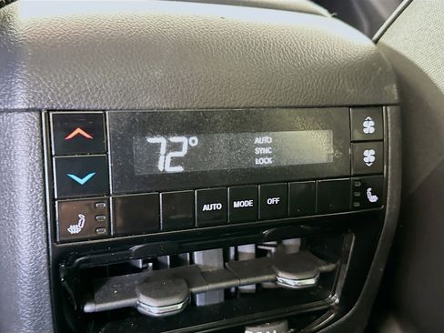 Used 2024 Jeep Grand Cherokee L Limited w/ Luxury Tech Group II image 27