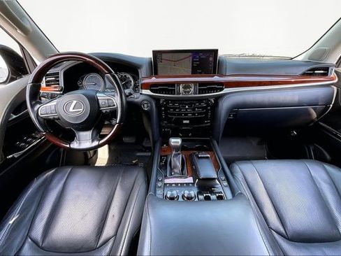 Used 2021 Lexus LX 570 4WD w/ Luxury Package image 7