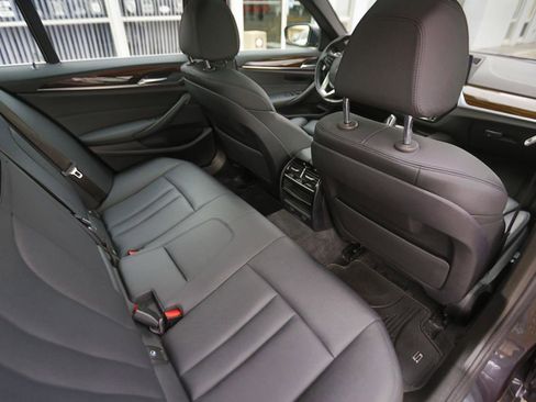 Used 2019 BMW 530i xDrive w/ Convenience Package image 18