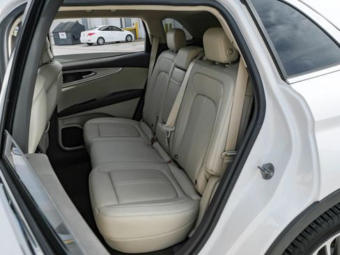 Used 2019 Lincoln Nautilus Reserve image 38