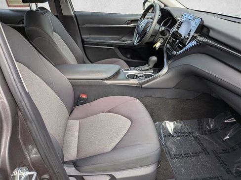 Used 2021 Toyota Camry LE image 20