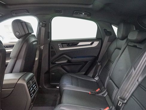 New 2026 Porsche Cayenne Coupe AWD/4WD image 23