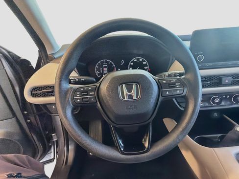 Used 2025 Honda HR-V LX image 10