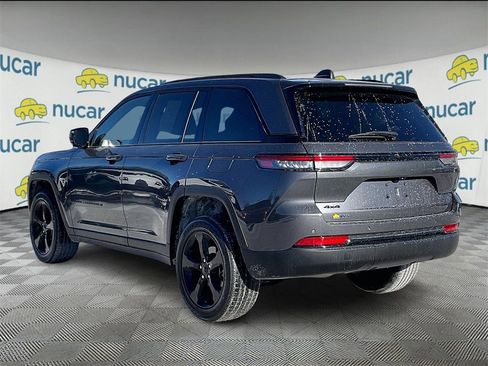 Used 2023 Jeep Grand Cherokee Altitude image 4