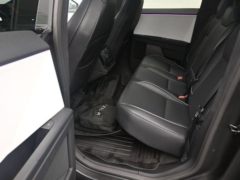 Used 2024 Tesla Cybertruck AWD Crew Cab image 13